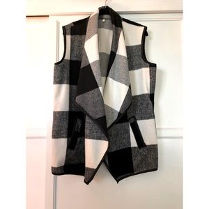 Black and white checkered vest XL/XXL